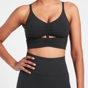 Athleta Cinch Sports Bra - black - M